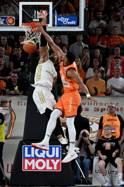 在决赛中 在决赛中